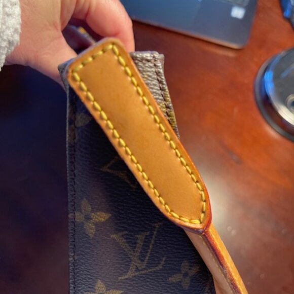 Louis Vuitton Looping Bag - Picture 2 of 11